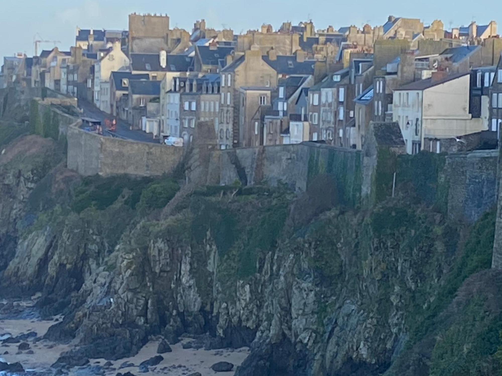 Maison Du Cap Lihou, Duplex Au 1Er Et 2Eme Etage Mansarde, Quartier Historique, グランビル エクステリア 写真